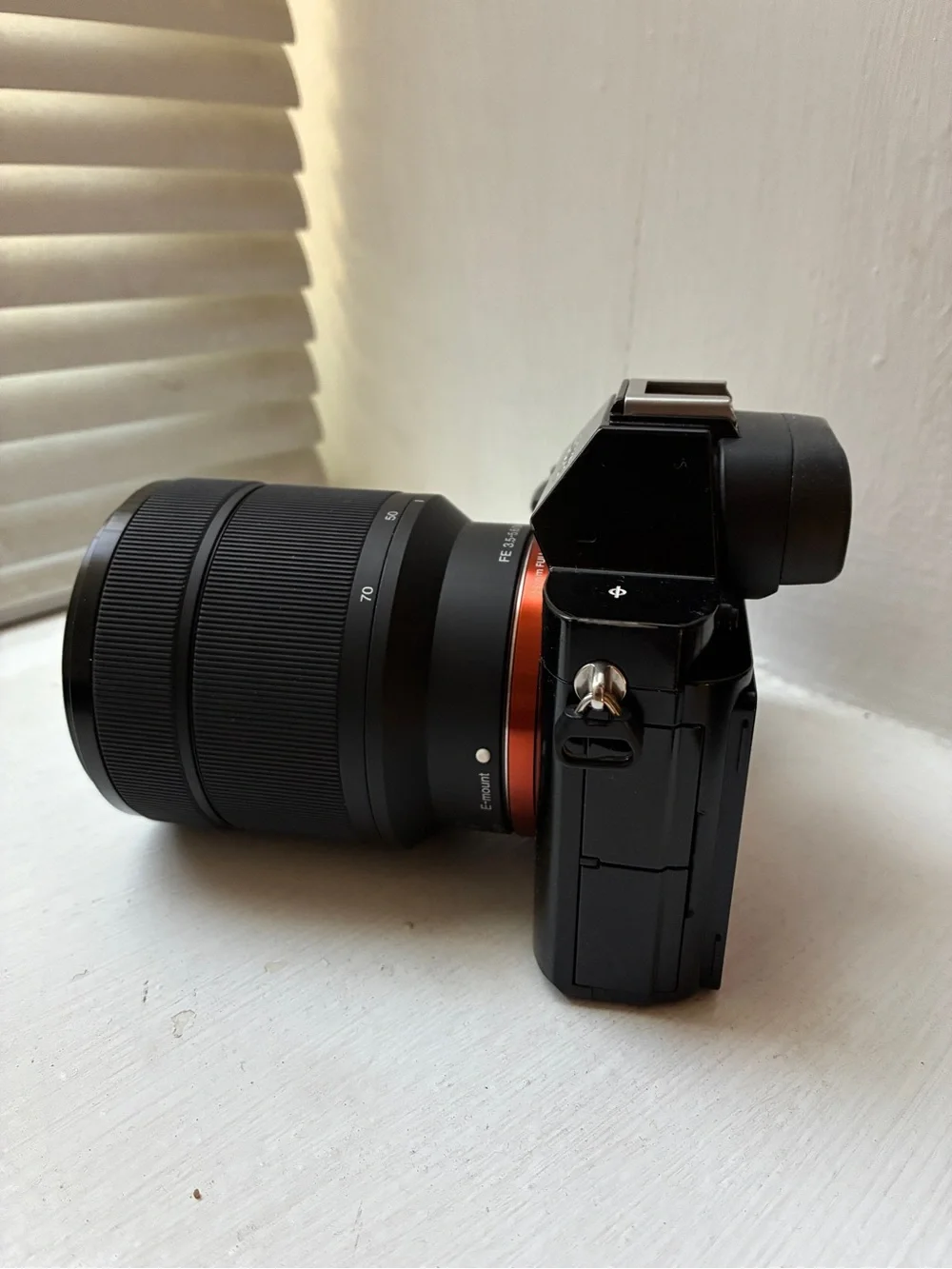 Sony Alpha a7 (Mark 1) Mirrorless Camera with 28mm-70mm f/3.5-5.6 OSS kit lens
